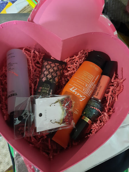 heart shape Gift box of personal care items